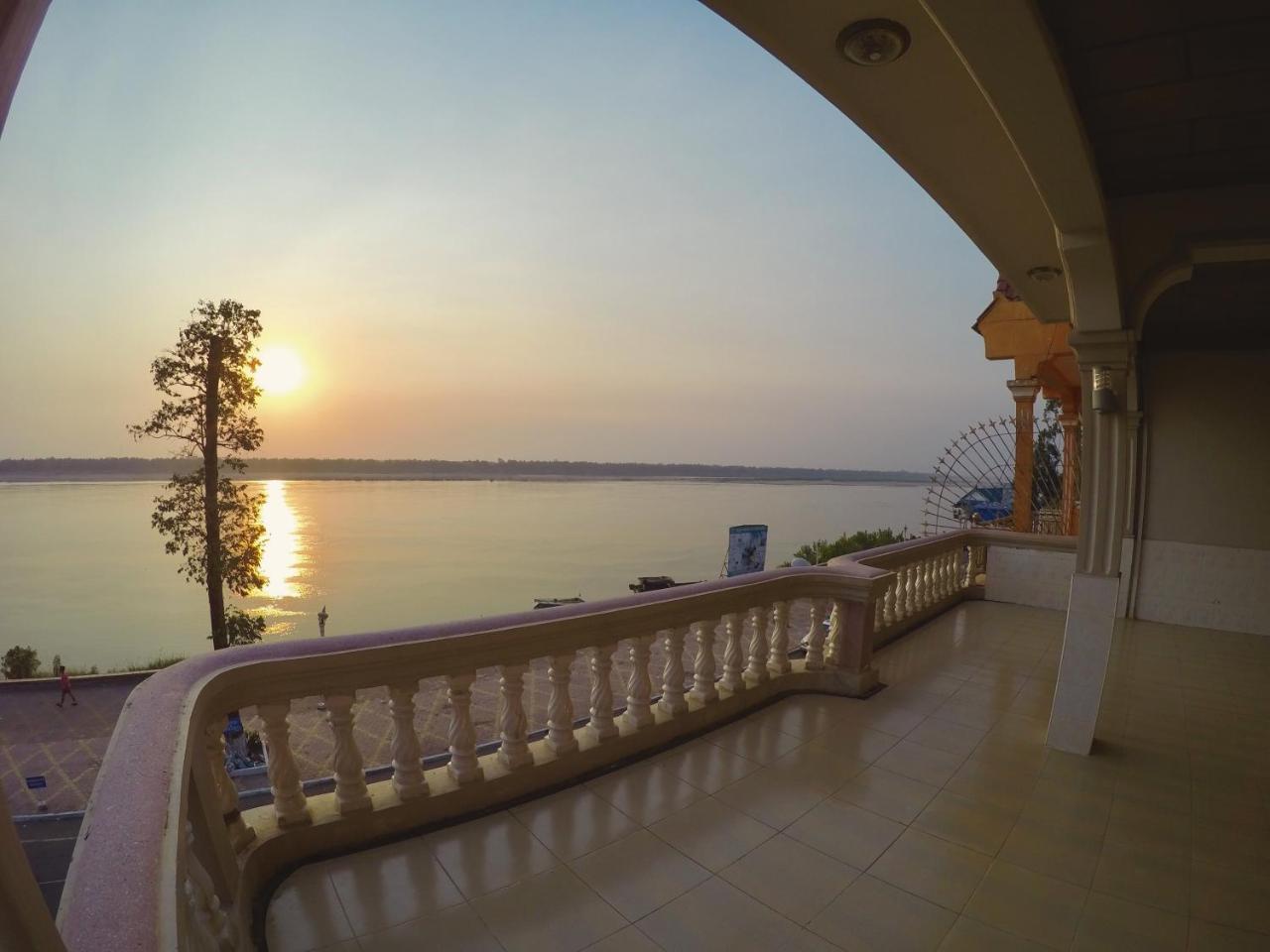 Hengheng II Guest House Kratie Eksteriør bilde